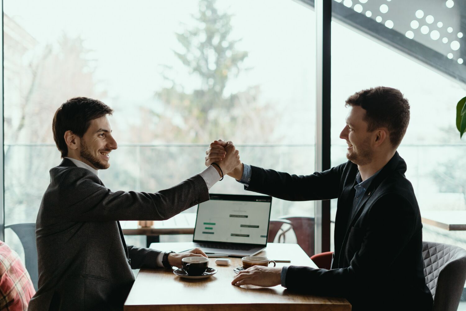Mastering the Art of Closing Deals with Wurkzen’s AI Sales Tools